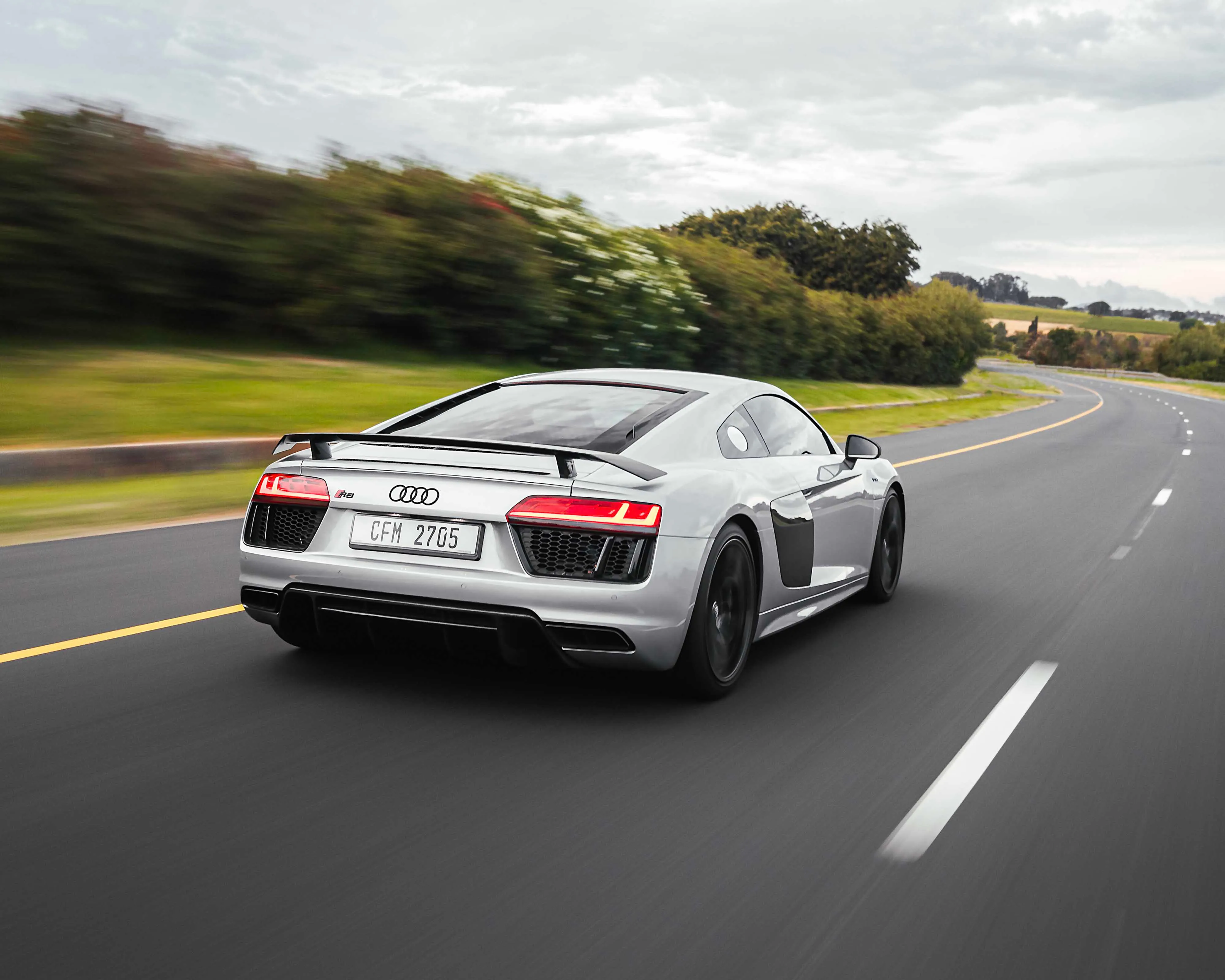 Audi R8 V10+